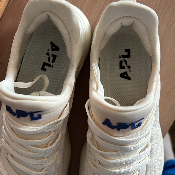 APL cream running shoes - Picture 3 of 5